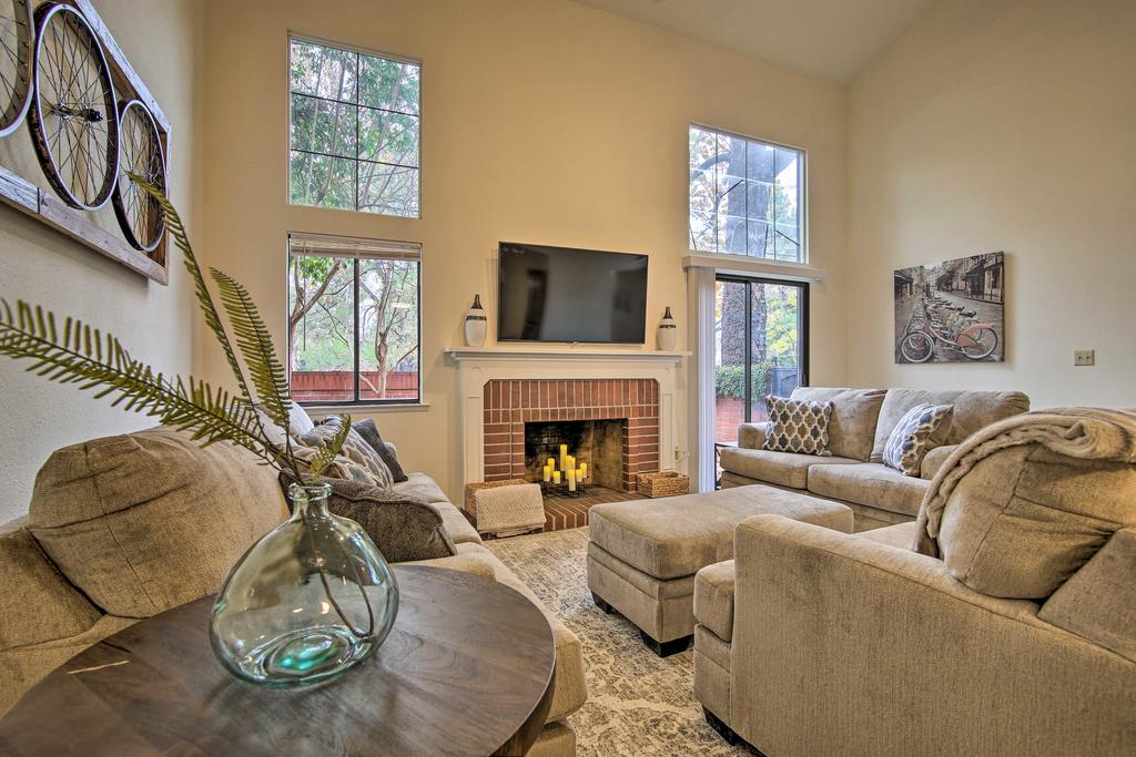 NEW Well-Appointed Residence In The Heart Of Davis - thumb 0