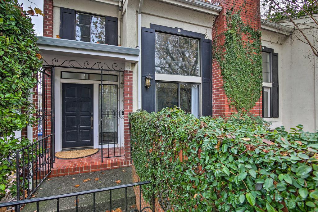 NEW Well-Appointed Residence In The Heart Of Davis - thumb 2