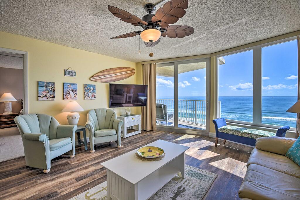 NEW! Beachfront Condo, Walk To Pier And Dining!