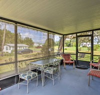 NEW Frostproof Home w/Screened-in Porch Near Lake - USA Accommodation