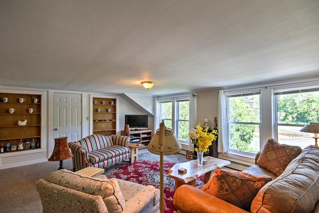NEW!Manchester Center Apt W/Mtn Views-Near Skiing! - thumb 2