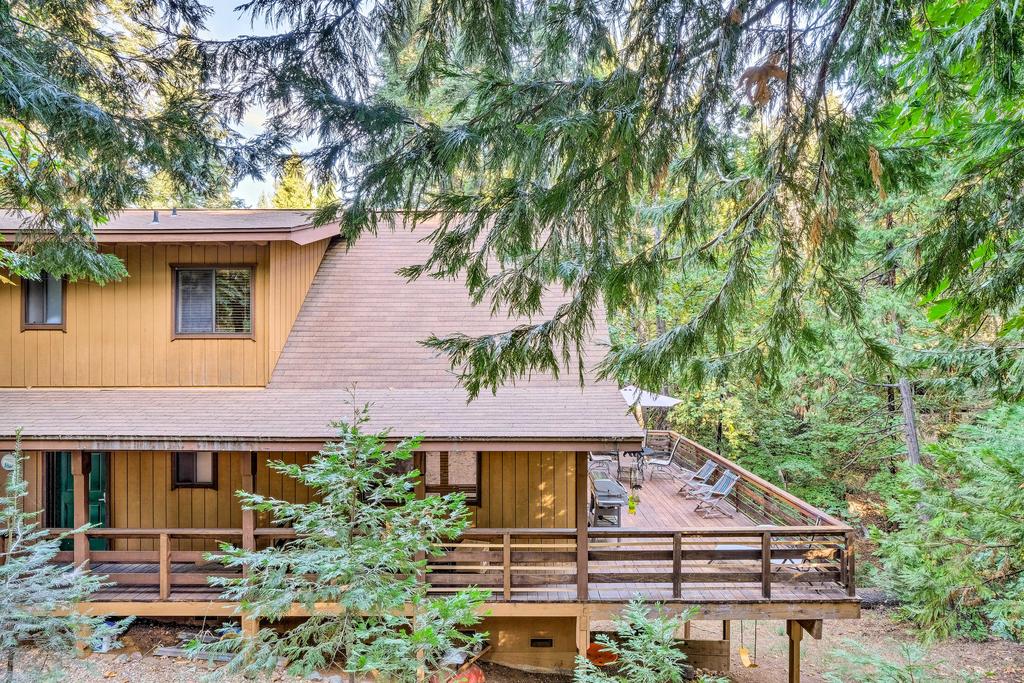 NEW-Arnold Family Cabin W/Rec Center Access & Deck - thumb 2