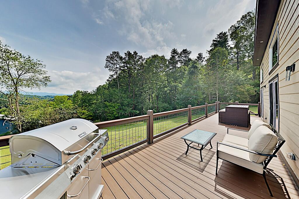 New-Build Home With Mountain Views & Gas Grill Cabin - thumb 2