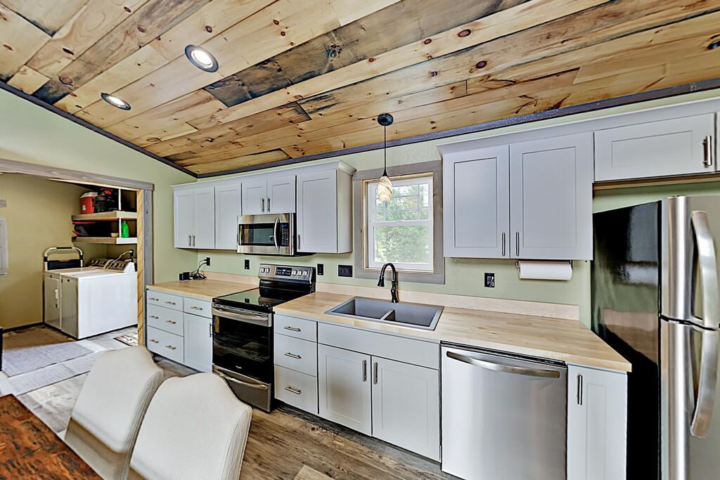 New-Build Home With Mountain Views & Gas Grill Cabin - thumb 3