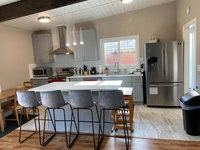 Newly Renovated Large Charming House Tourism Bookings