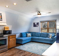 No Wake Zone Suite Right on Lake Tablerock just steps to the shore - Tourism Bookings