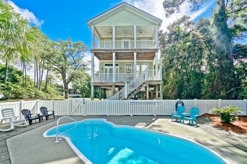 O'Hare's Oasis - thumb 0