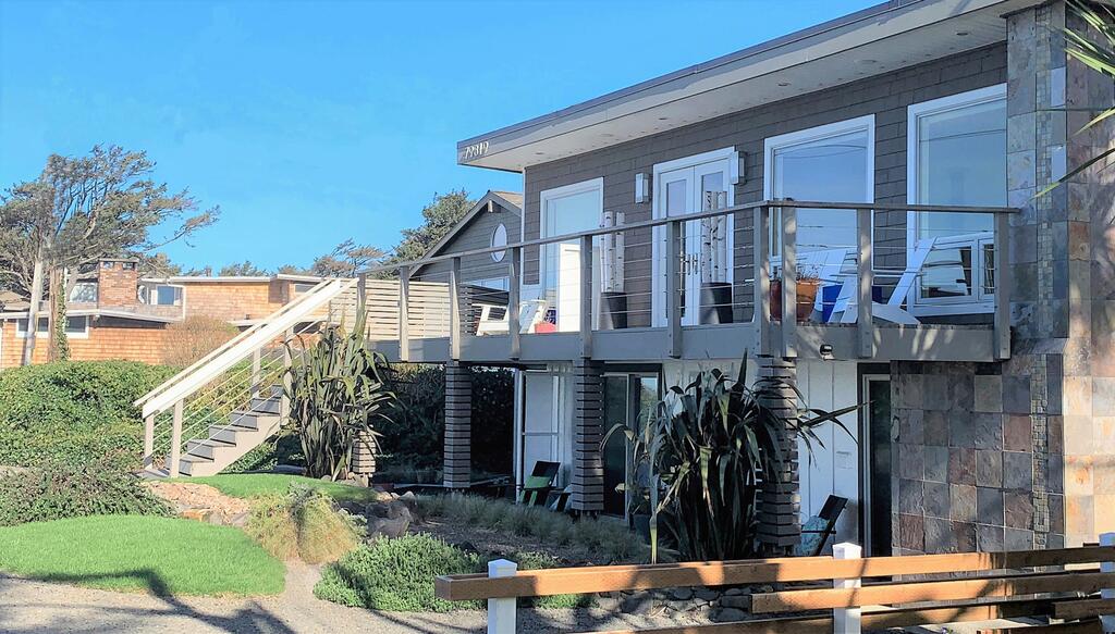 Ocean Point Inn - thumb 1