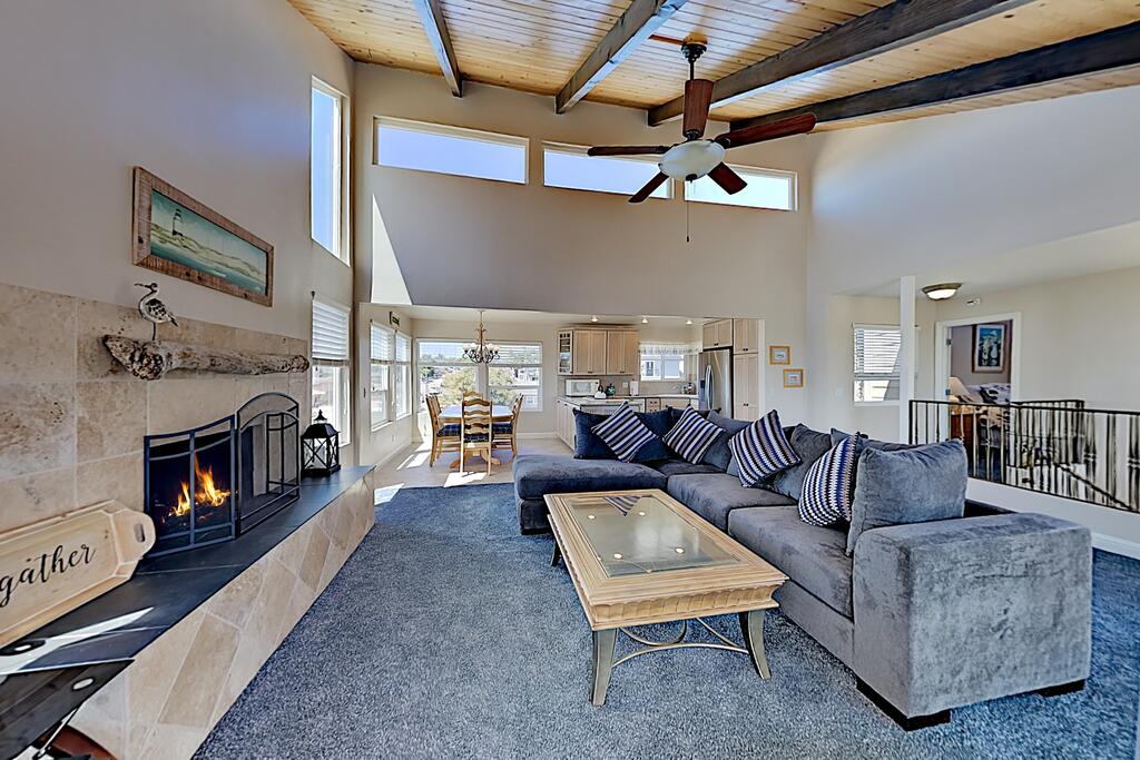 Ocean-View Retreat: Deck & Game Room, Near Beach! Home - thumb 3