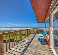Oceanfront 'Clam Beach House' with Views and Hot Tub - USA Accommodation