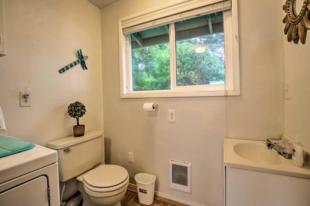 Oceanfront Home With Seal Rock Beach Access, Hot Tub - thumb 3