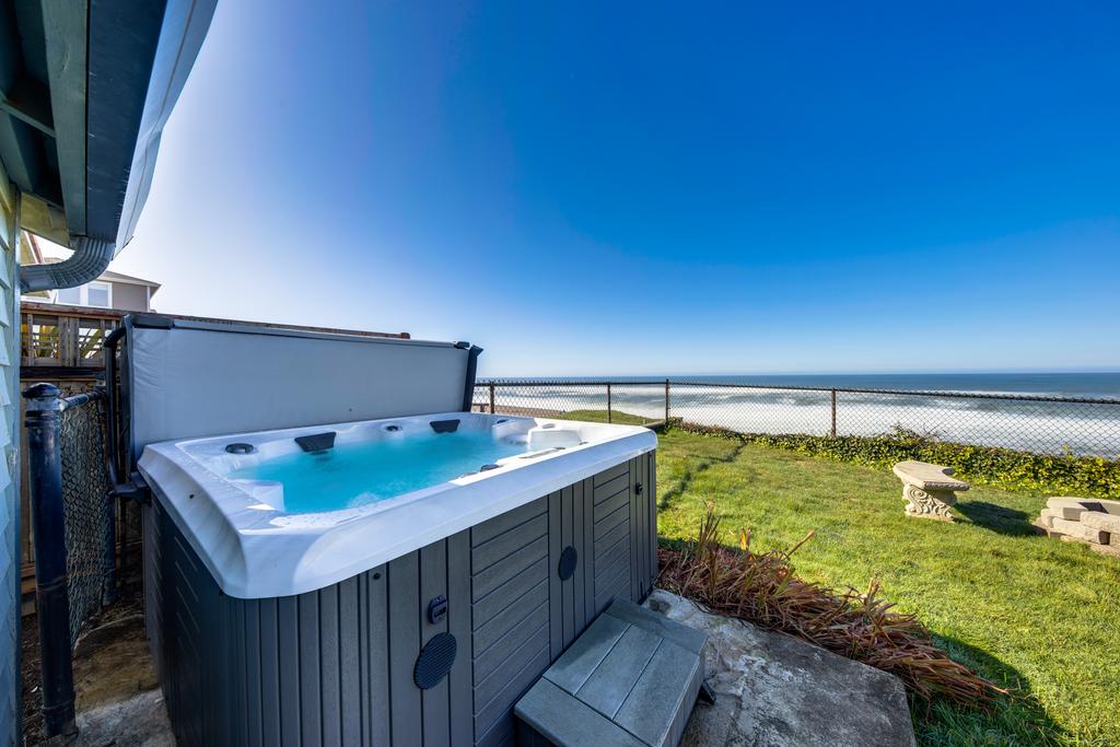 Oceanfront Solitude - thumb 1