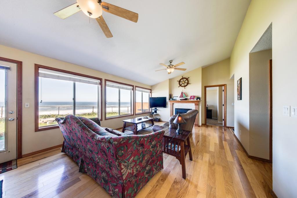 Oceanfront Solitude - thumb 3