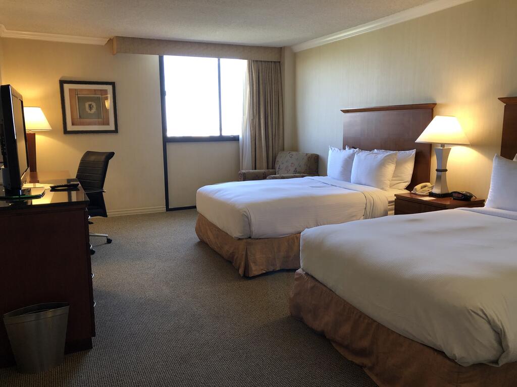 Ontario Airport Hotel & Conference Center - thumb 2