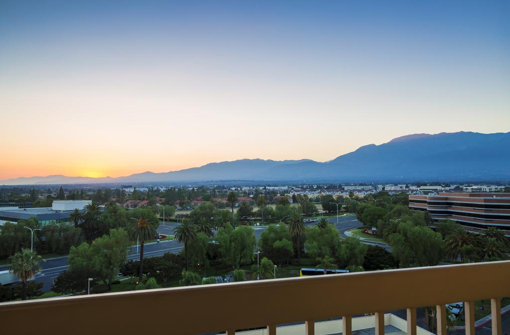 Ontario Airport Hotel & Conference Center - thumb 1