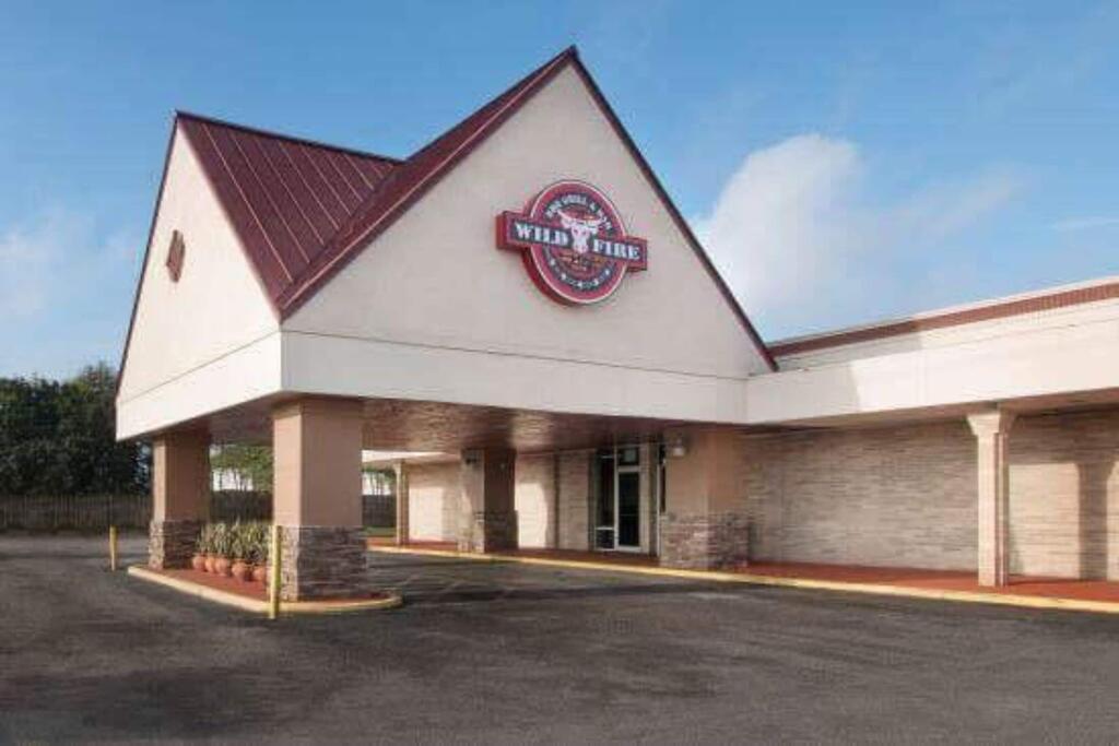 OYO Hotel Dundee By Crystal Lake - thumb 1