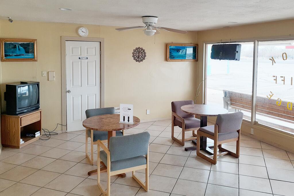 OYO Hotel Green River UT I-70 - thumb 2