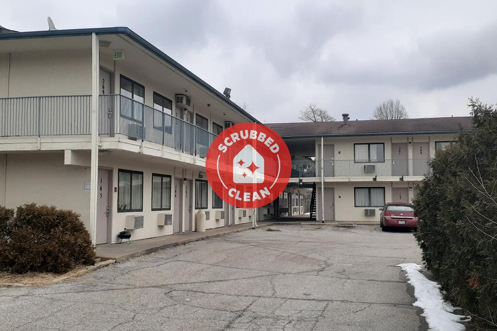 OYO Hotel South Bend - Campus - thumb 1