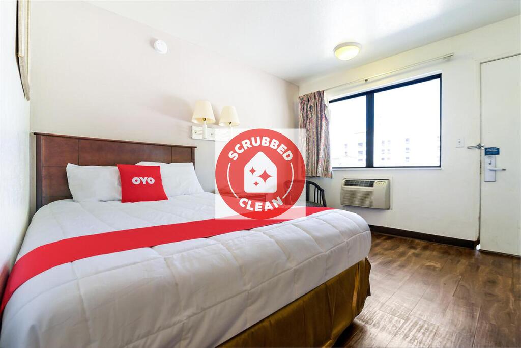 OYO Hotel South Bend - Campus - thumb 0