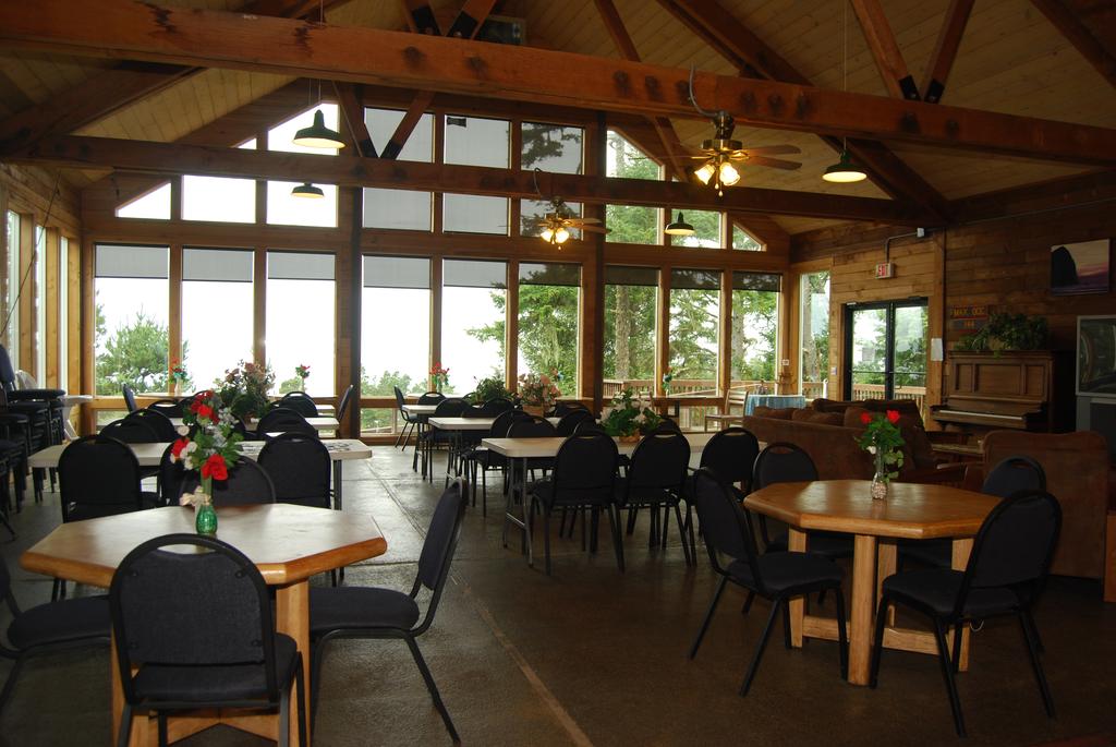 Pacific City Camping Resort Cabin 4 - thumb 3