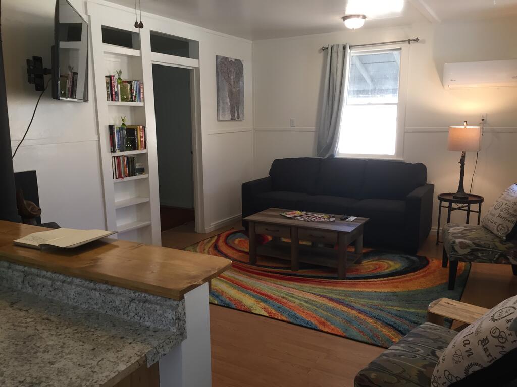 Paisleys River Front Cabin - thumb 2