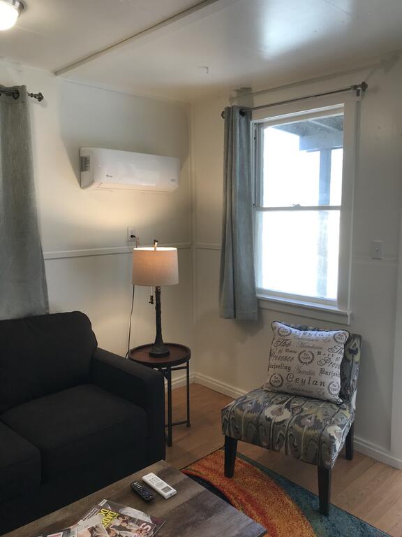 Paisleys River Front Cabin - thumb 3