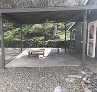 Paisleys river front Cabin - Tourism Bookings