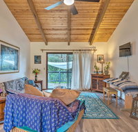 Peaceful Abode with Deck 13 Mi to Black Sand Beach - USA Accommodation