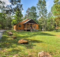 Peaceful Cabin with Deck 3 Mi to Little River Canyon - Tourism Bookings
