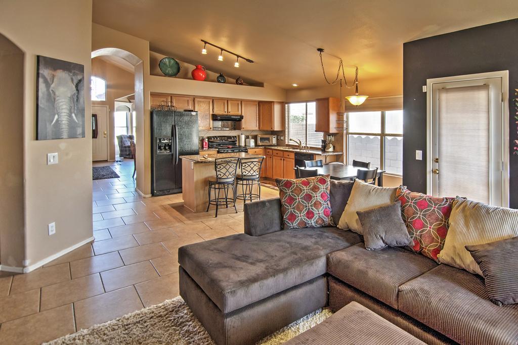 Peoria Family Home With Grill, 5Mi To Spring Training - thumb 1