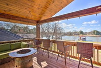 Pet-Friendly Cedar Creek Lake Retreat w/ Dock Tourism Bookings