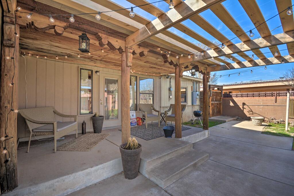 Pet-Friendly Clovis Home With Yard, Pergola & Hot Tub - thumb 0