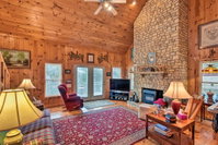 Pet-Friendly Cozy Cabin with Views By Black Rock Tourism Bookings