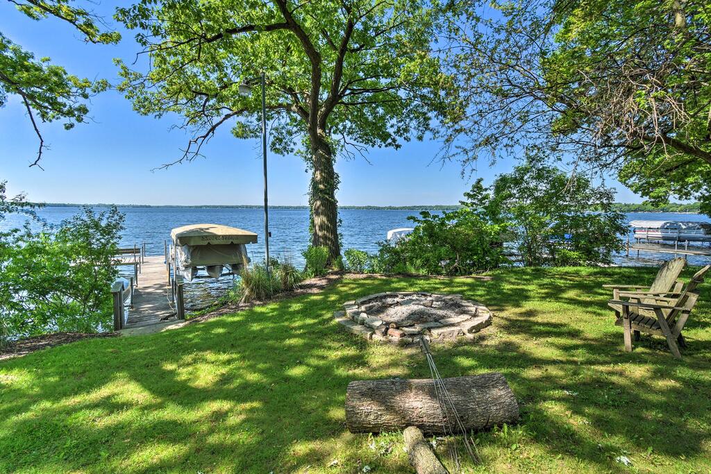 Pet-Friendly Family Home Situated On Green Lake! - thumb 1