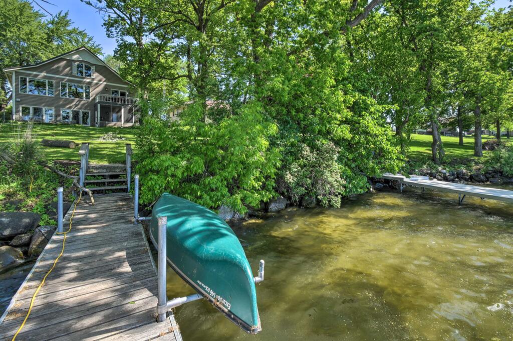 Pet-Friendly Family Home Situated On Green Lake! - thumb 2