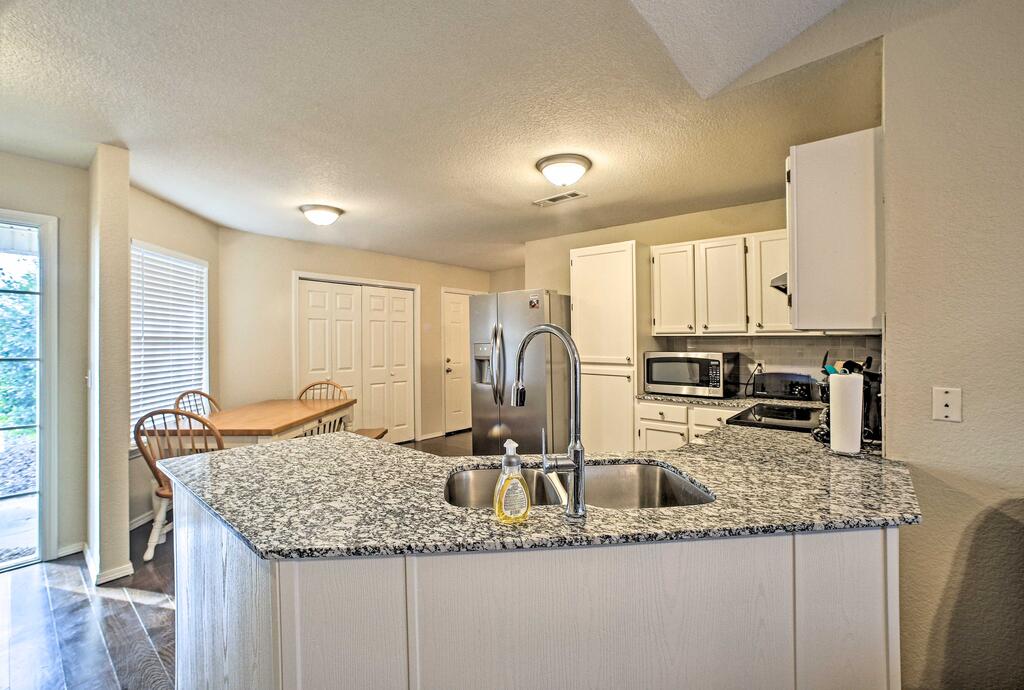 Pet-Friendly Fayetteville Escape About 3Mi To UArk - thumb 1