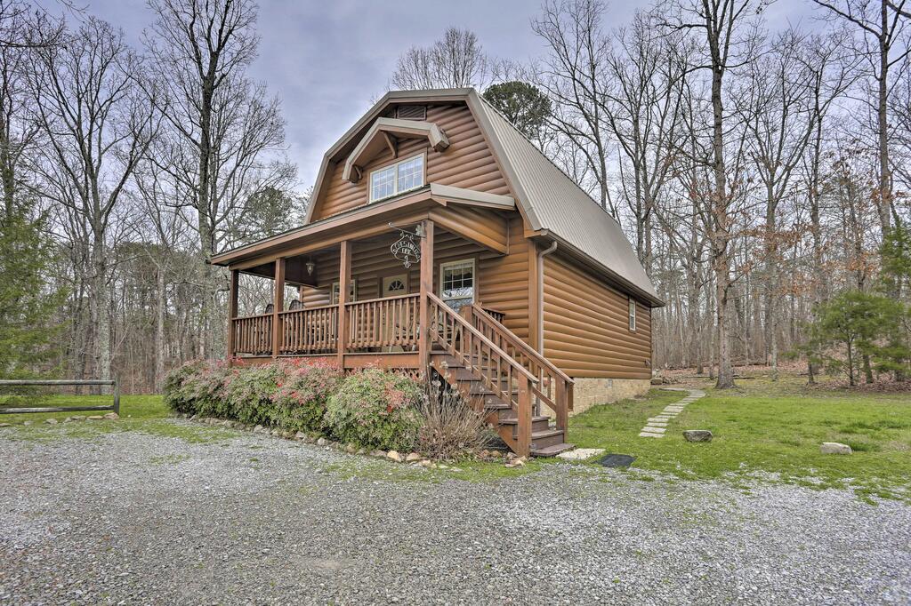 Picturesque Riverfront Cabin W/Gas Grill + Gazebo! - thumb 0