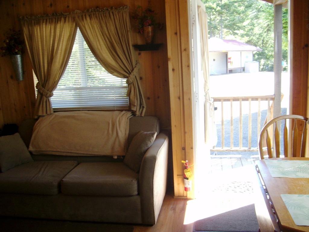 Pio Pico Camping Resort One-Bedroom Cabin 14 - thumb 1