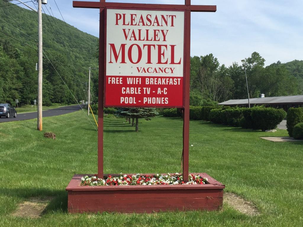 Pleasant Valley Motel West Stockbridge - thumb 0