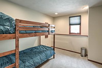 Plymouth House Walk to Beach and Medicine Lake USA Accommodation