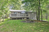 Pocono Lake Resort Home with Hot Tub  Pool Table Tourism Bookings