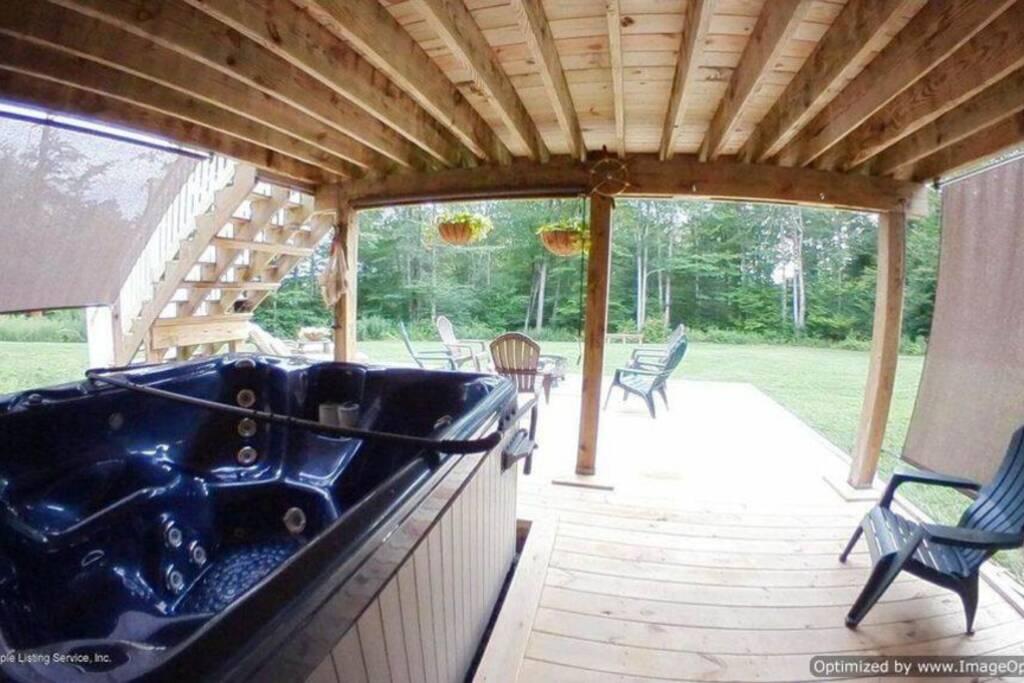 Poconos Blakeslee Luxury Home - thumb 1