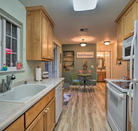 Pollock Pines Apartment with Private Deck on 5 Acres - Hotels Santiago