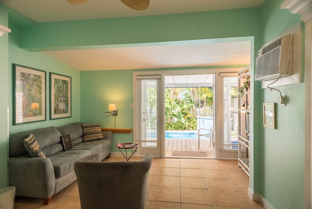 Poolside Paradise - thumb 0