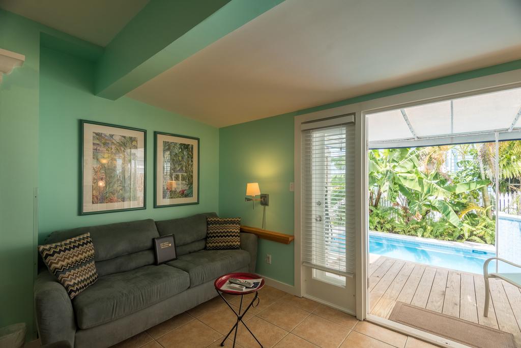 Poolside Paradise - thumb 2