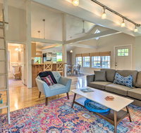 Portsmouth Home Walk to Safe Harbor Sakonnet - USA Accommodation