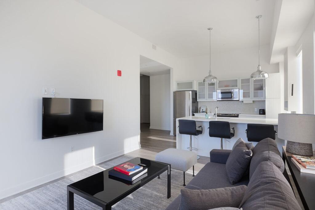 Power And Light District, DT View With Rooftop By Zencity - thumb 1