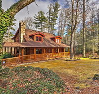 Pristine Sapphire Resort Cabin with Deck  Game Room - Tourism Bookings