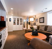 Private Artsy Sanctuary with Outdoor Patio Space!! - Tourism Bookings