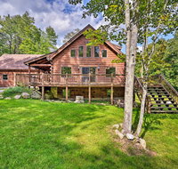 Private Chester Home with Deck Mins to Skiing - Tourism Bookings